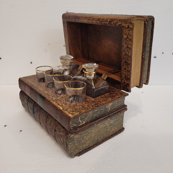 Image 1 of Decanter segreto, vetro tagliato, pelle goffrata, legno, FFS XIX - Francia