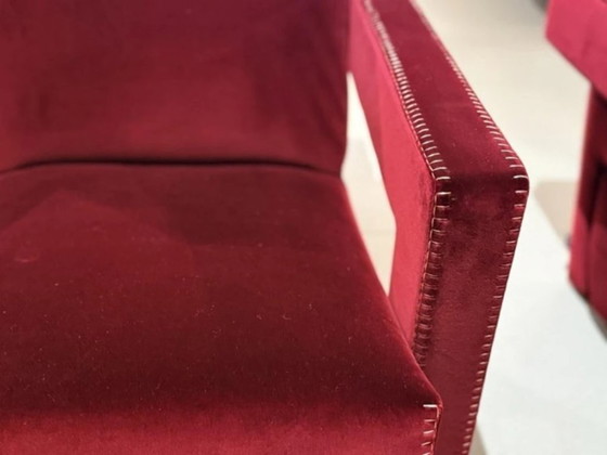 Image 1 of 2x Cassina 637 Utrecht fauteuil (nieuw, nooit gebruikt) in Ortigia/Pruimkleurig fluweel met dekenstiksels VERKOCHT voor € 3.250