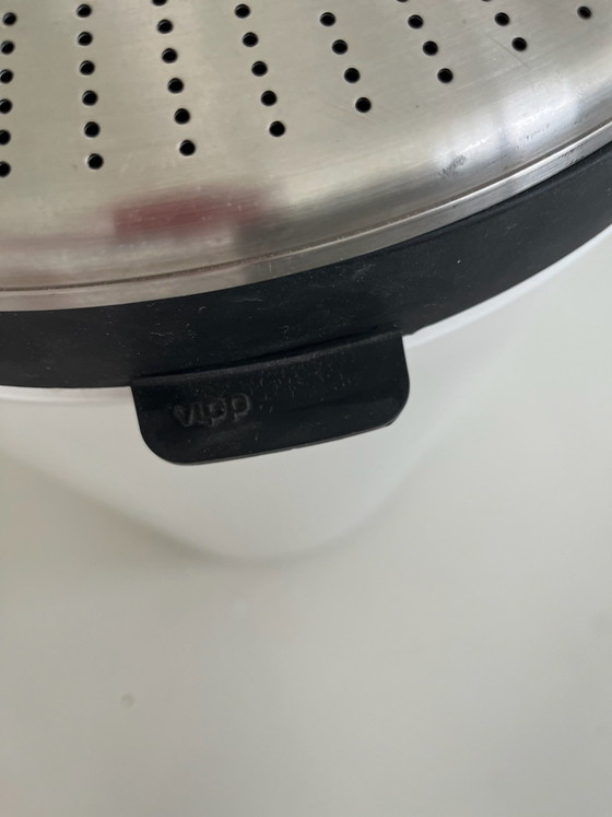 Vipp 441 Wäschekorb Weiß, Dekorative Objekte, Gummi, Stoff, Schwarz (Foto 6 von 8)