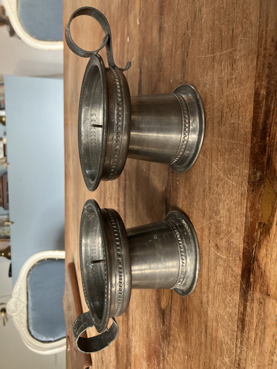 Image 1 of Noorse tinnen kandelaars