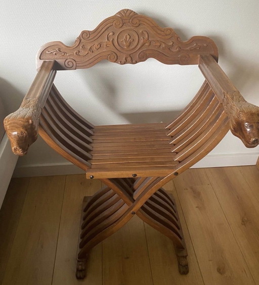Chaise Savonarole, un rêve vintage italien