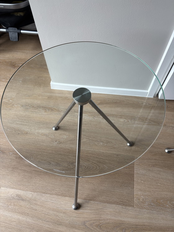 Image 1 of Dos (2) mesas auxiliares de diseño retro de vidrio