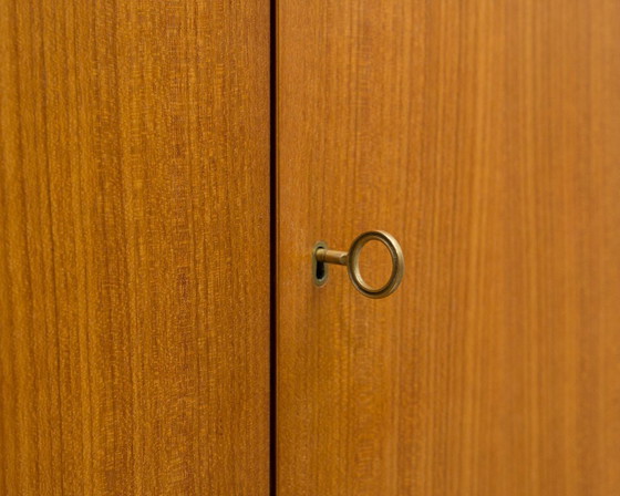 Image 1 of Cassettiera/credenza a due ante con gambe a forcina, anni '60. Restaurata.