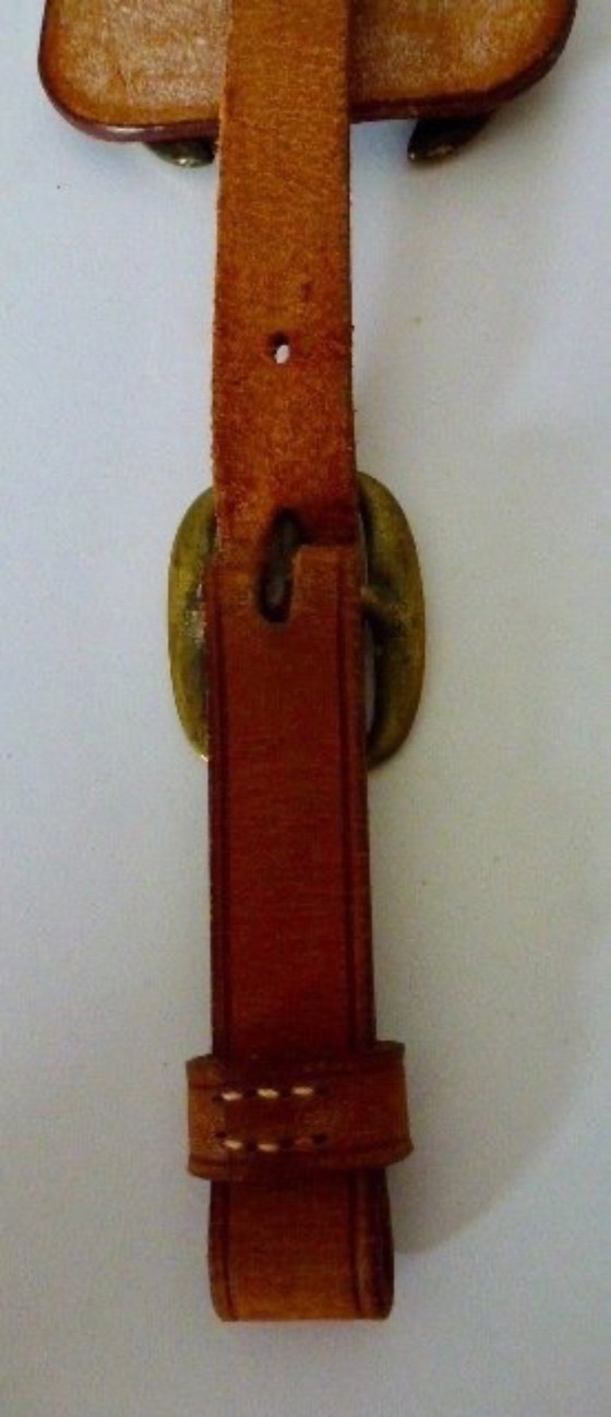 Image 1 of Vintage schellekoord met paard-gerelateerde koperen afbeeldingen. 