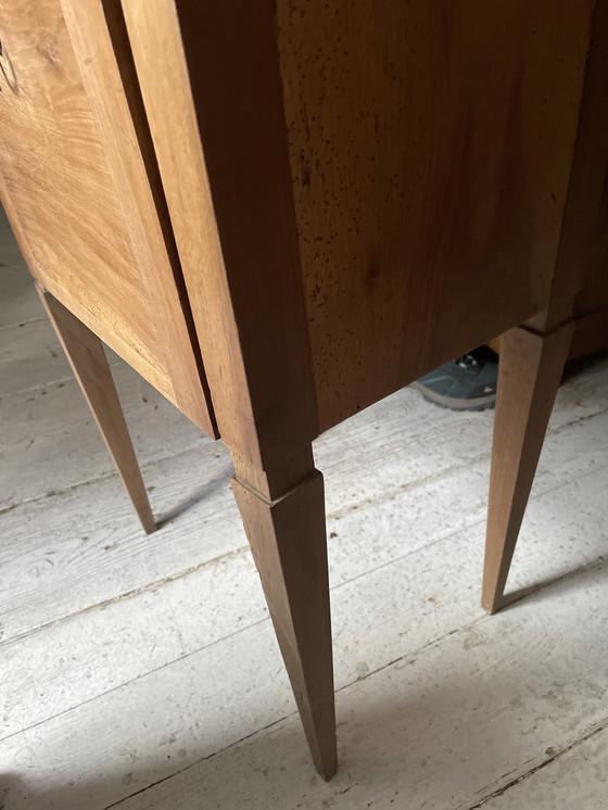 Image 1 of 19e-eeuwse notenhouten nachtkastje