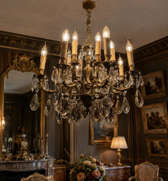 Imposanter antiker Kronleuchter im Louis-XV-/Rokoko-Stil, reich verziert mit wunderschön geschliffenem (photo 4 of 6)