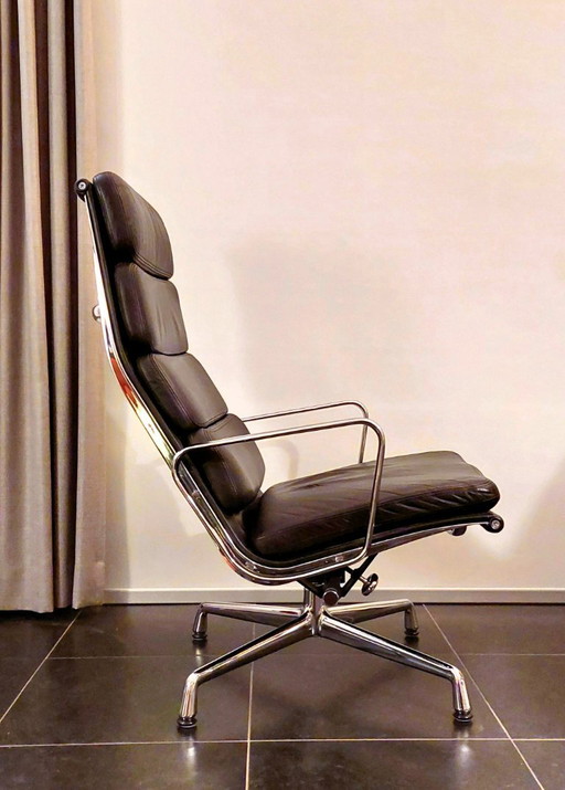 Vitra EA222 Soft Pad Lounge Chair