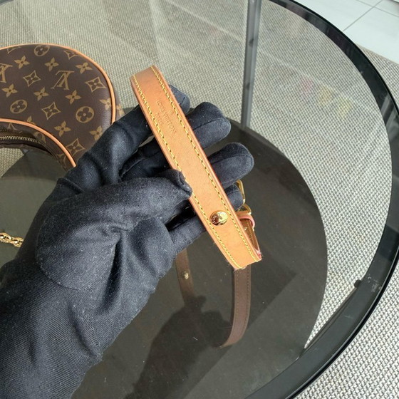 Image 1 of LOUISE VUITTON LOOP TAS MET MONOGRAM