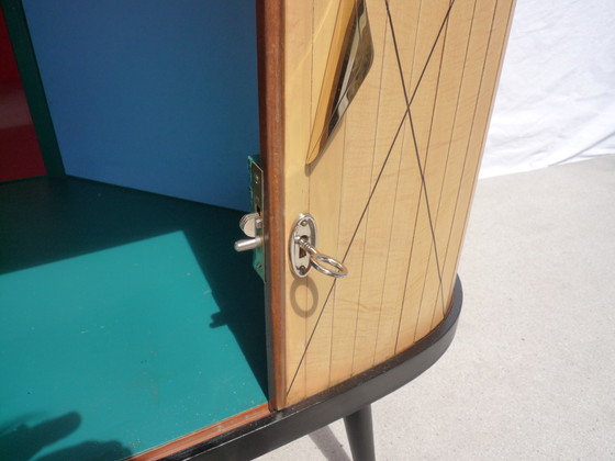 Image 1 of Vintage hoekcommode met schuifdeuren