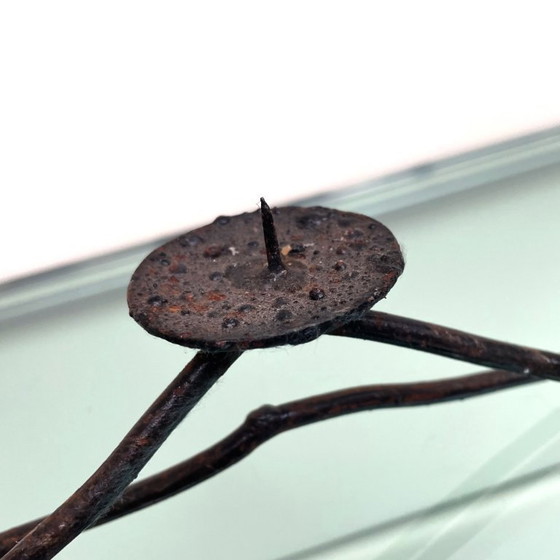 Image 1 of Brutalistische Tribale Vrouwen Metalen Kandelaarset
