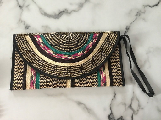 Veelkleurige raffia etui