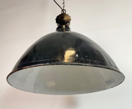 Image 1 of Ostdeutsche Fabriklampe aus schwarzer Emaille von LBD Veb Leuchtenbau Dresden, 1950er