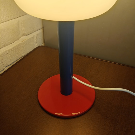 Lampada da tavolo postmoderna IKEA unica nel suo genere: gialla, blu e rossa, in stile Memphis. (photo 5 of 8)