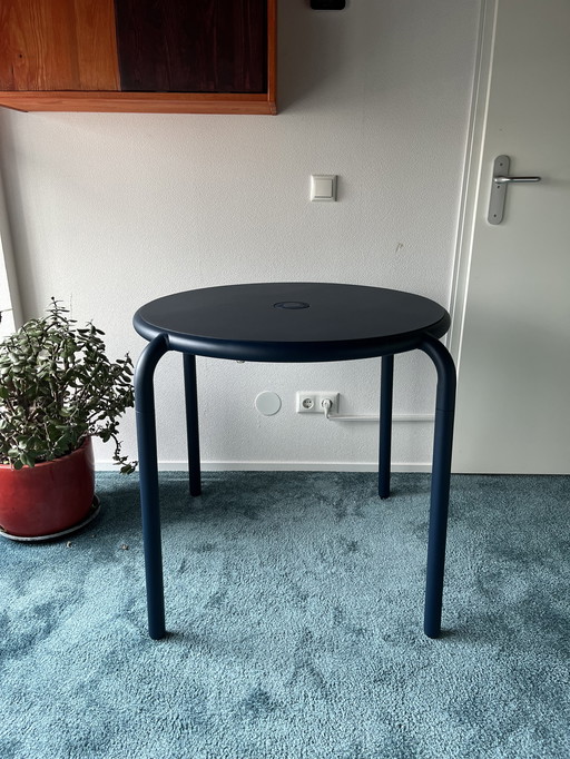 Table Fatboy Toni Bistreau en bleu foncé