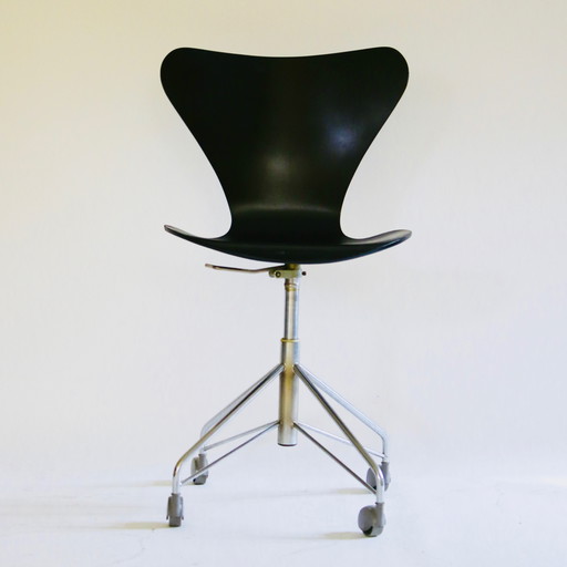 Arne Jacobsen Bureaustoel Piétement Secrétaire