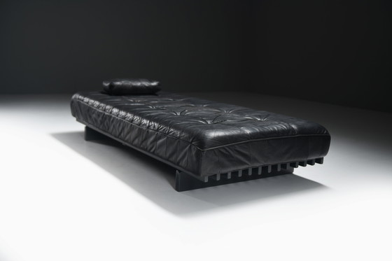Image 1 of Superbe Daybed DS-80 vintage en cuir noir d'origine par De Sede Swiss