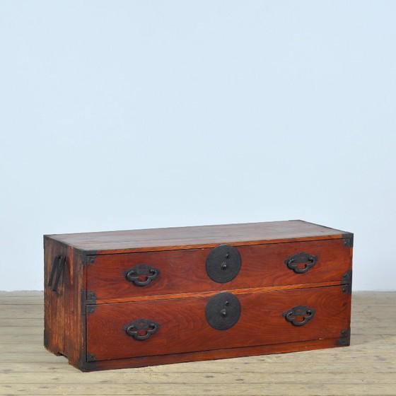 Wooden chest of drawers with dark metal hardware, Brown, Aziatisch (photo 2 of 14)