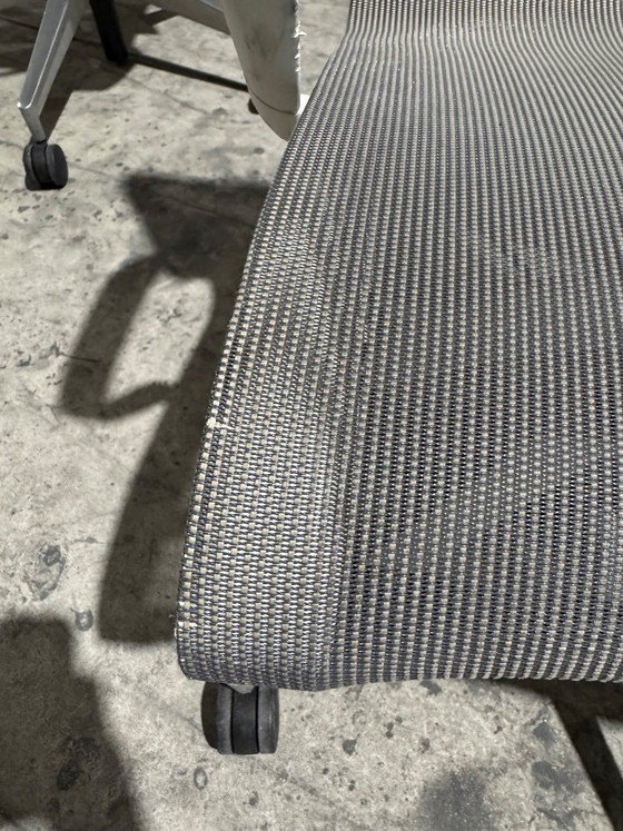 Image 1 of Chaises Herman Miller Setu Alpine d'occasion (40 disponibles)
