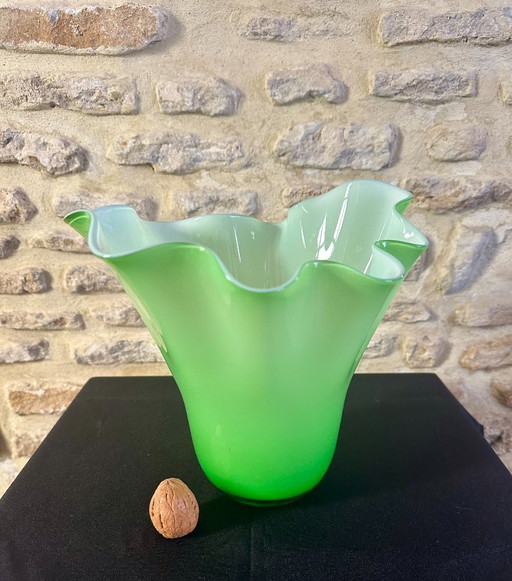 VINTAGE HANDKERCHIEF VASE