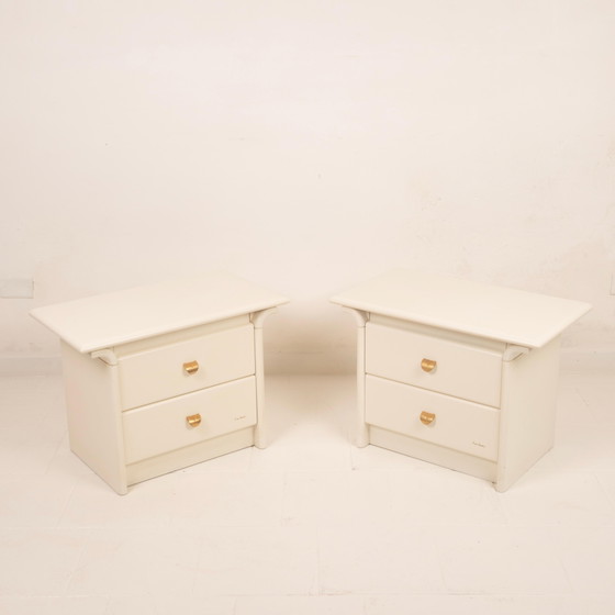 Par de mesitas de noche lacadas en crema de Pierre Cardin, 1980 – Wood (photo 3 of 20)