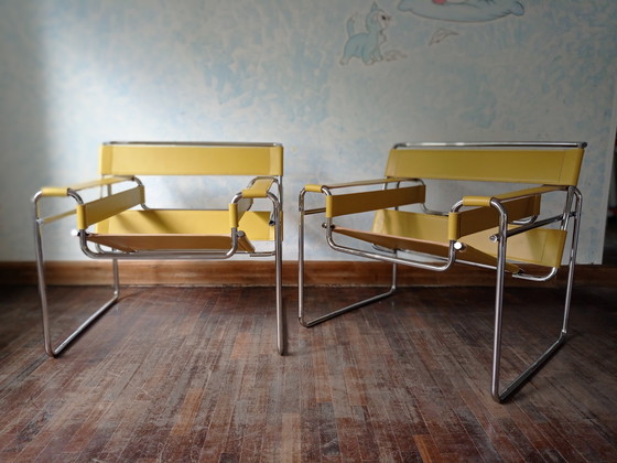 Image 1 of Knoll Wassily B3 2 Fauteuils en cuir ambré neufs et inutilisés Par Marcel Breuer