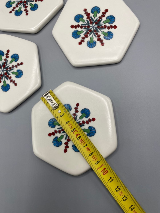 Maison Manoï – Ensemble de 4 sous-verres de jardin en porcelaine – Bát Tràng – Objets déco (photo 3 of 4)