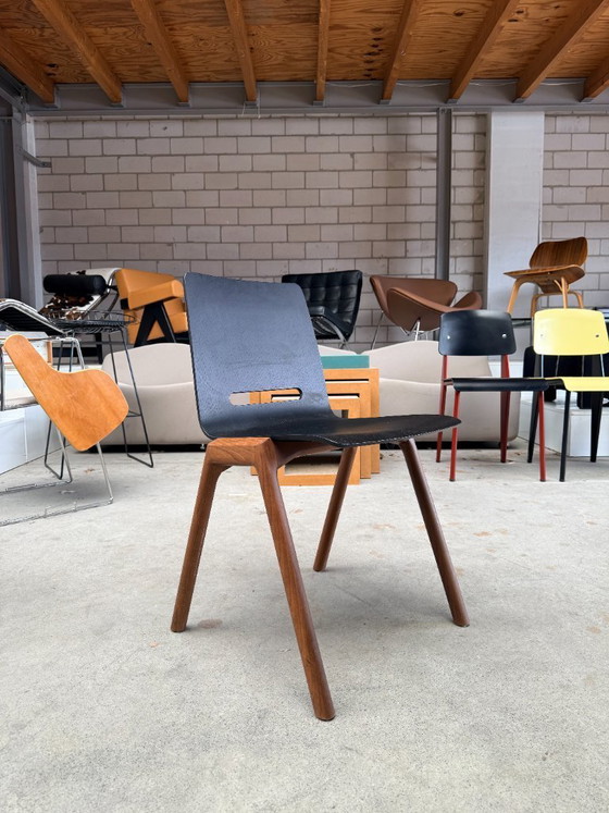 Image 1 of Hussl Forum 2 Stuhl (Mehrere auf Lager)