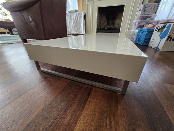 Image 1 of Magnifique table basse design laquée blanche élégante