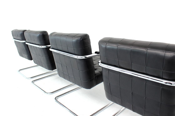 Image 1 of As new, Set of 4 Bauhaus Cantilever armchairs (Freischwinger) with premium leather and chromed tubular steel frame, 1a restored