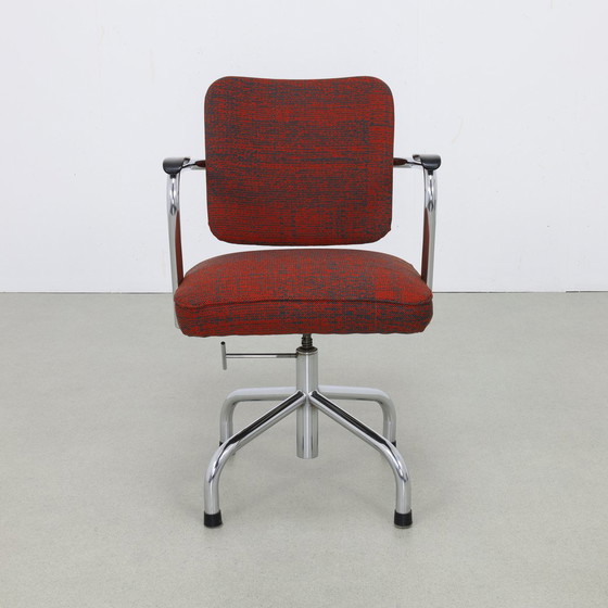 Image 1 of Chaise pivotante avec pouf Paul Schuitema Fana, 1960S