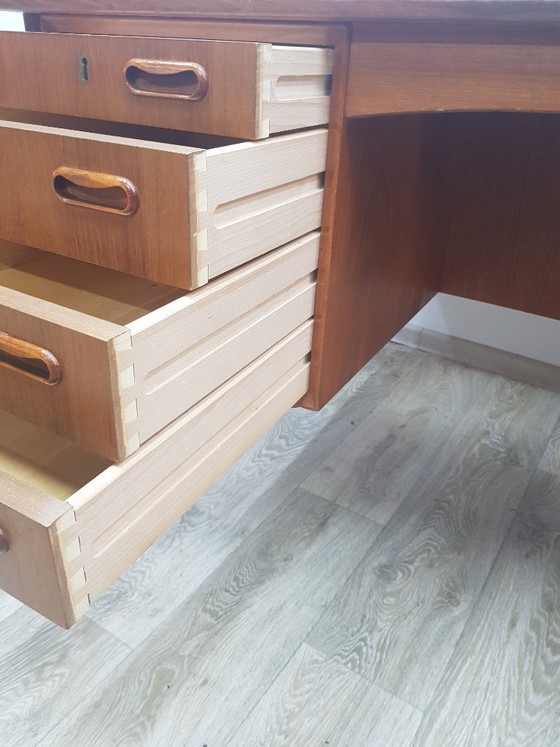 Image 1 of Bureau en teck, conçu par Svend Aage Madsen pour H.P. Hansen, Danemark, années 1960