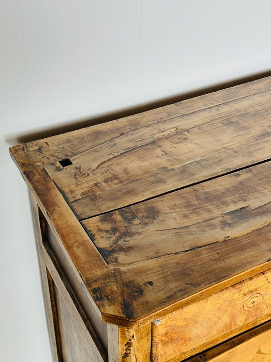 Image 1 of Buffet provinciale in noce, 1800