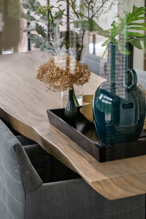 Magnifique table à manger en bois de PW Interiors