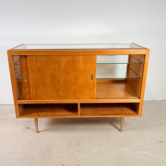 Image 1 of Vintage Toonbank Vitrine op gouden pootjes