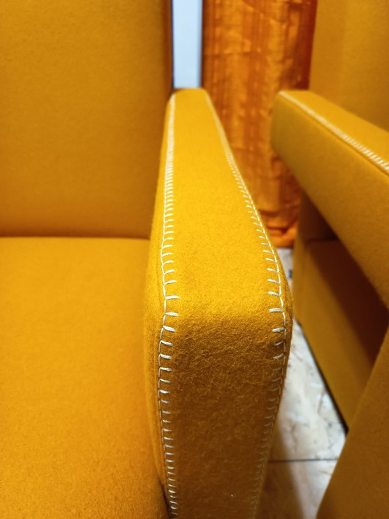 Image 1 of CASSINA Paire de fauteuils Utrecht 637 NEUF 2026 en laine KVARD Moutarde par Gerrit Rietveld