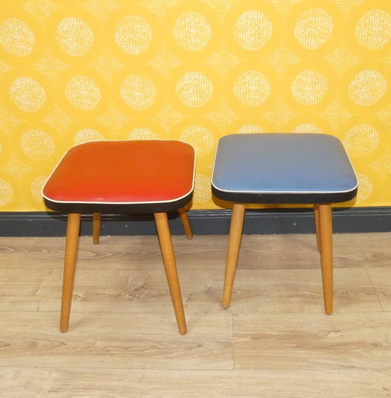 Image 1 of Tabouret des années 1950 à ressorts en bois bleu clair fifties classique rétro rockabilly cocktail