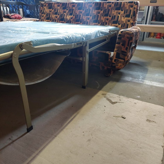 Vintage 70s Italian Design Sofa Bed – Geometric Velour – Textile (photo 4 of 11)
