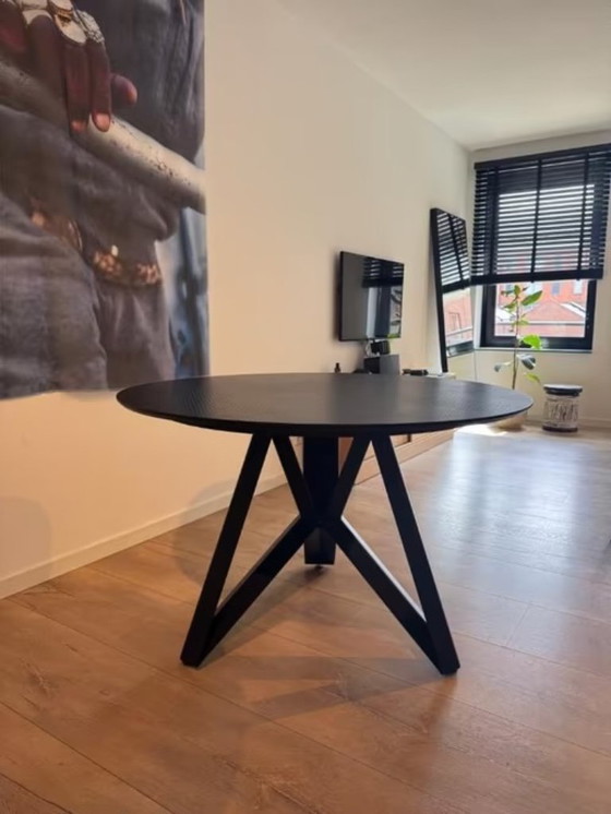 Image 1 of TAVOLO DA PRANZO ROTONDO NERO 120 CM