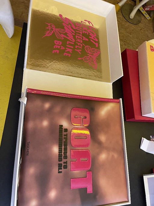 GOAT – Le plus grand de tous les temps : Hommage à Muhammad Ali (Édition SUMO) – Signé