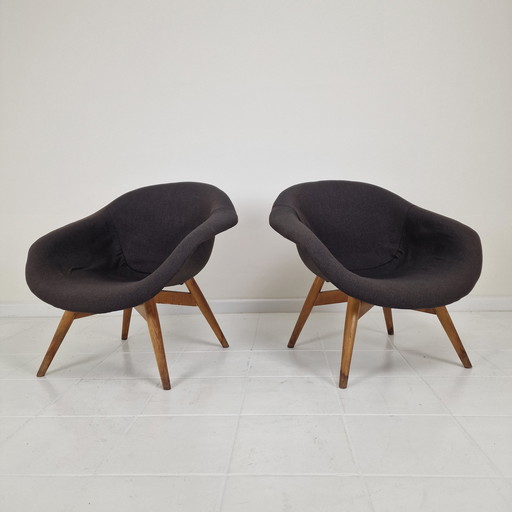 Ensemble de 2 chaises longues en forme de seau par Miroslav Navrátil pour Vertex, années 1960