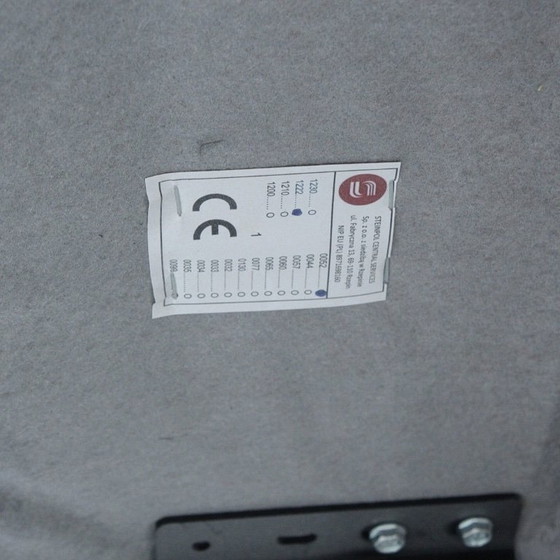 Image 1 of Fauteuil relax inclinable réglable Ekornes Steinpol en cuir violet avec structure en acier inoxydable