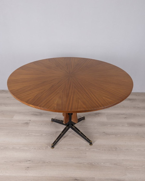 Image 1 of Tavolo rotondo vintage in legno degli anni '60 design Carlo Ratti per Lissoni