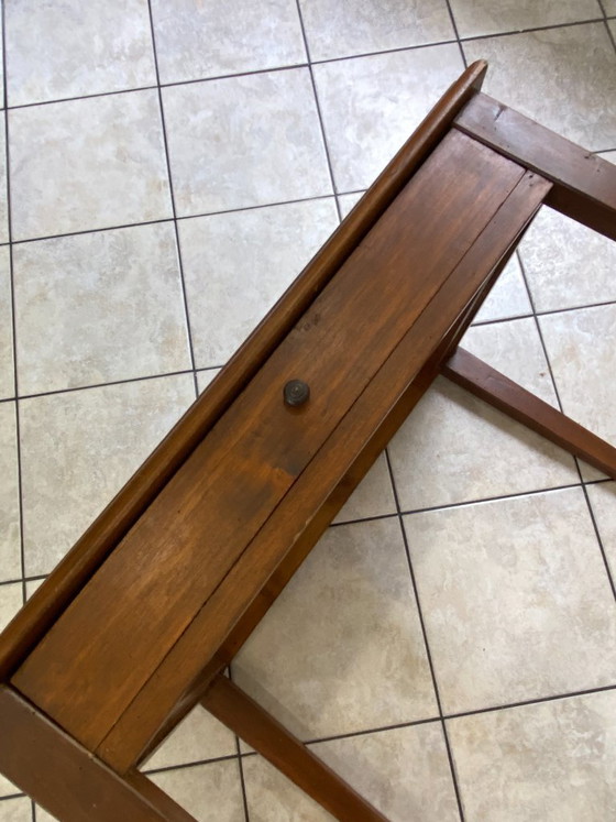 Schreibtisch mit einer großen Schublade aus massiver Eiche, um 1950, 78 x 58 cm – Wood (photo 18 of 19)