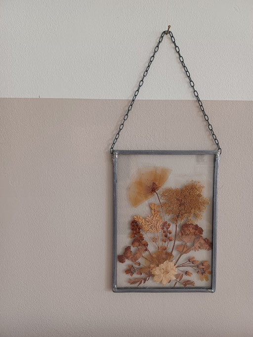 Geperst Glas in Lood. Botanisch Kunstwerkje. Gedroogde Bloemen.