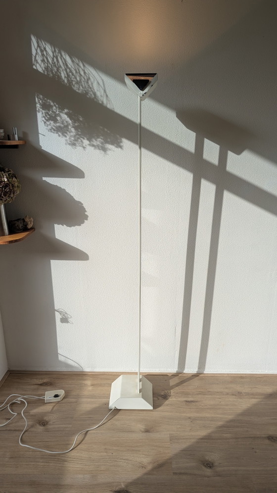 Image 1 of Philips sculpturale vloerlamp met dimmer uit de jaren 80, postmodernistisch van aard.