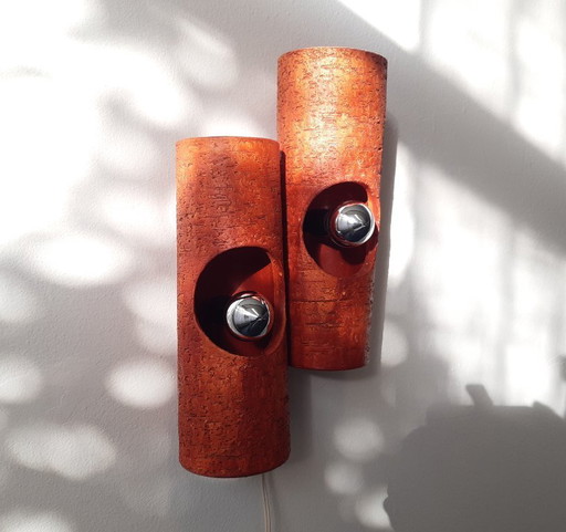 Keramieken vintage wandlamp met twee cilinders, chamotte klei, oranje brutalist aardewerken mcm lamp