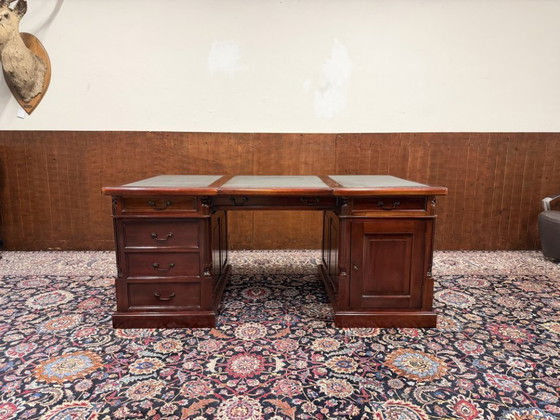 Escritorio clásico inglés Chesterfield Partnerdesk – Leather, Wood (photo 3 of 19)