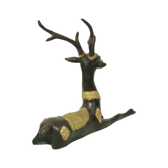 Image 1 of Statua in bronzo d'epoca raffigurante un cervo sdraiato