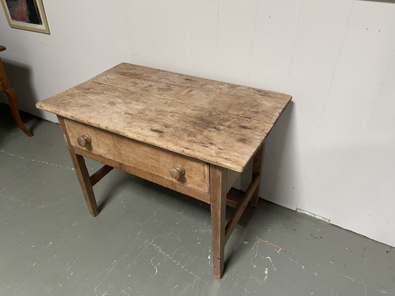 Antique pine side table. €125 – Wood (photo 3 of 6)