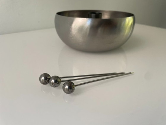 Image 1 of Ciotola vintage in acciaio inox per snack o tapas con stuzzicadenti.